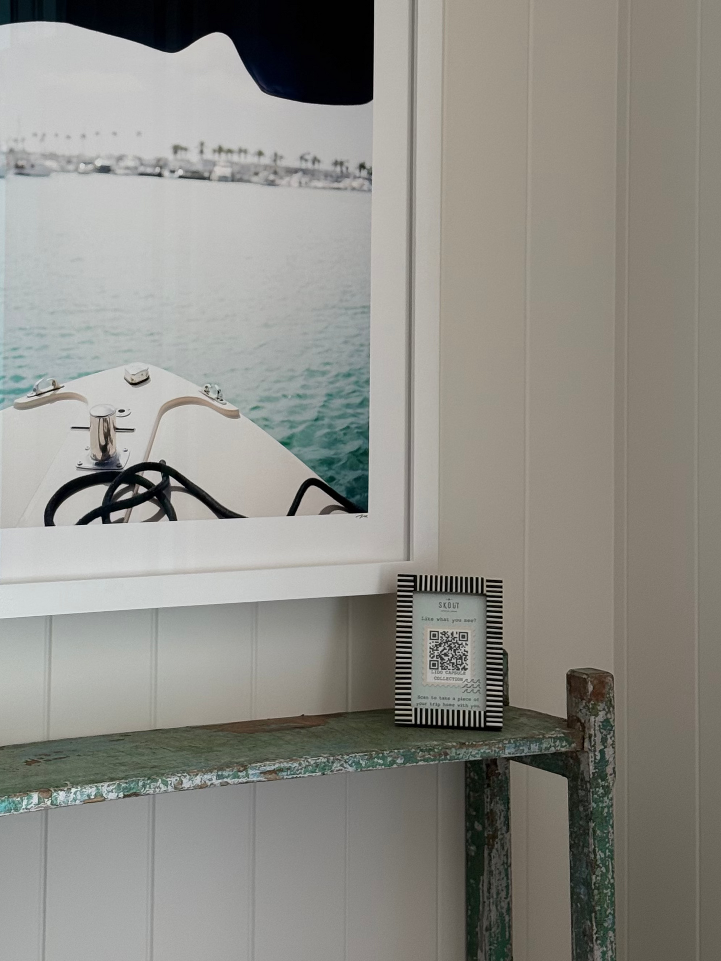 Black and White Ribbed Photo Frame